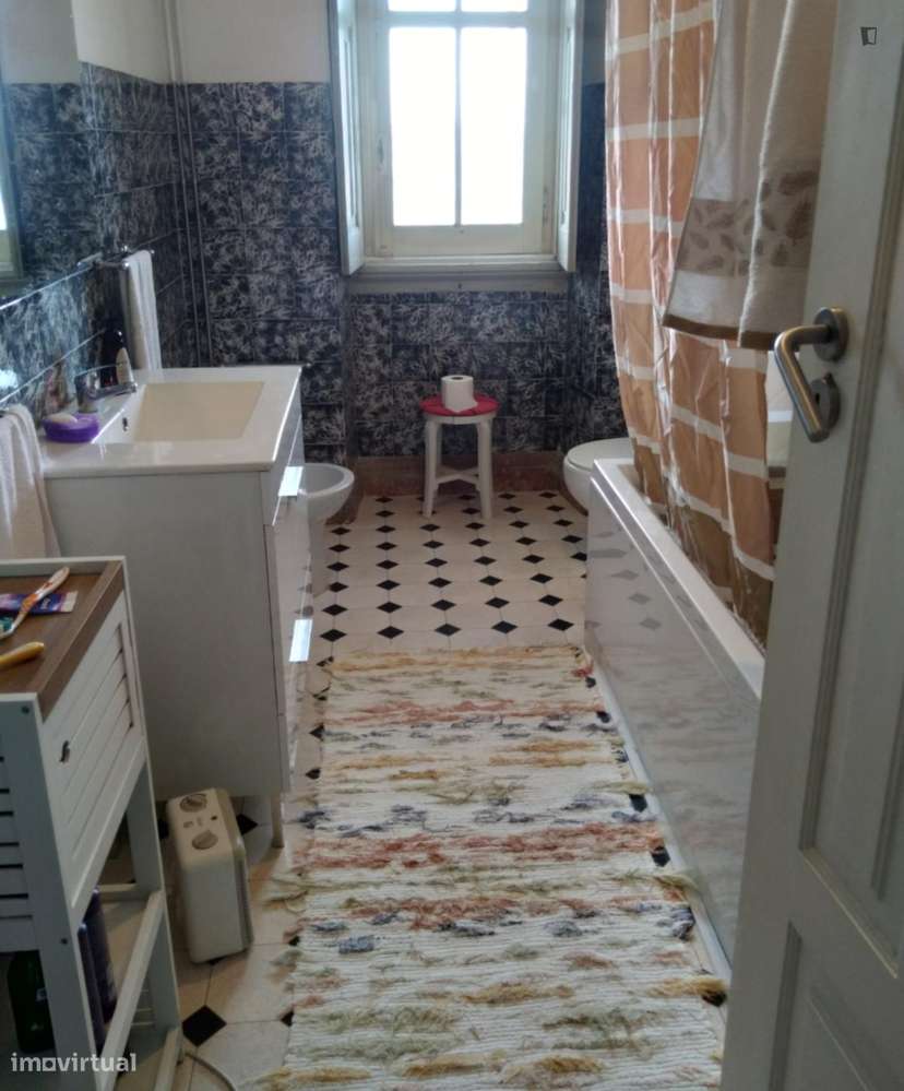 Quarto - localizado em Montarroio Coimbra - Grande imagem: 4/4