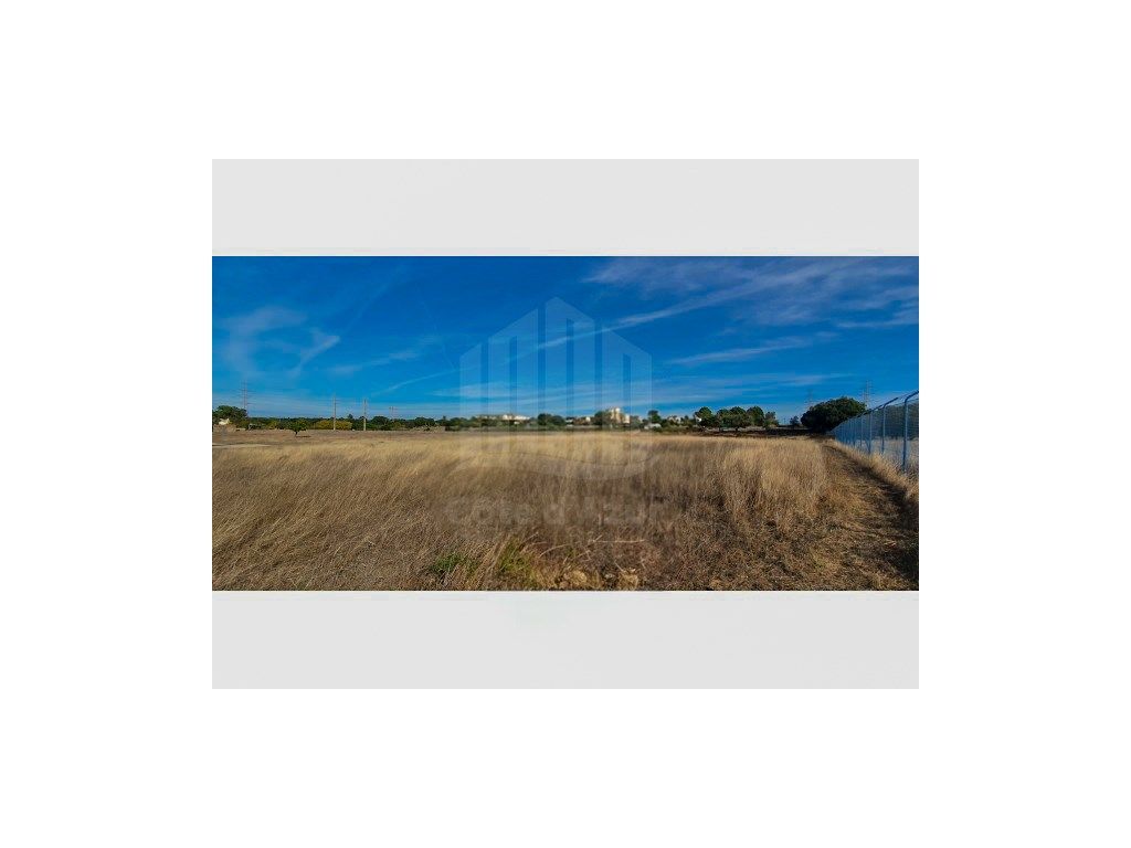 Terreno com 20500m² - Grande imagem: 1/13