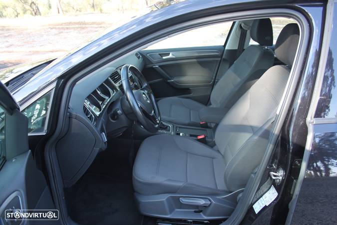 VW Golf Variant 1.6 TDi Confortline DSG - 14