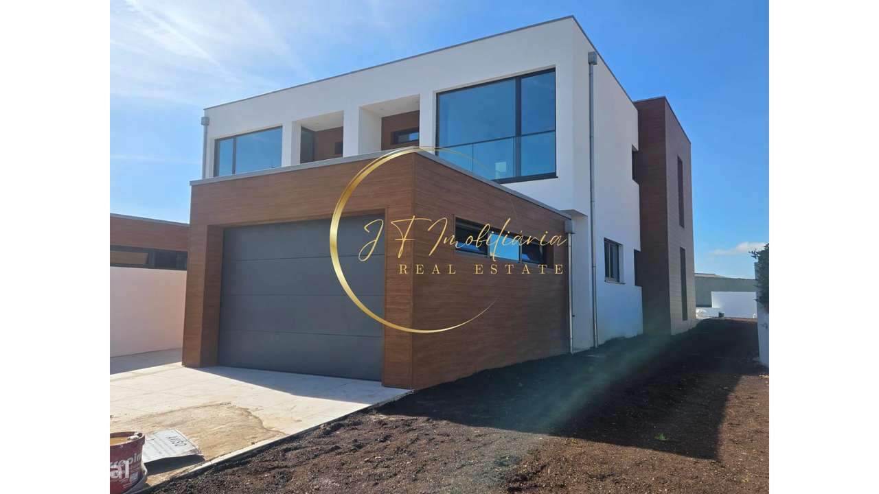 Moradia Geminada T4 em Aradas - Grande imagem: 2/50