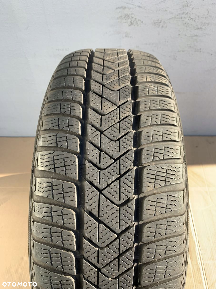 OPONA 225/55/17 97H PIRELLI WINTER SOTTOZERO 3 RSC - 2