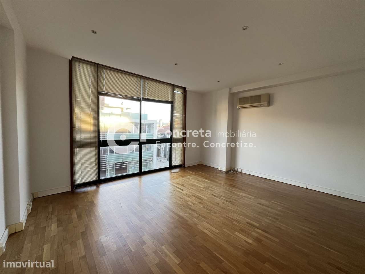 Escritório para arrendamento no Edf. Sobarcol III, no centro de Barcel - Grande imagem: 1/6