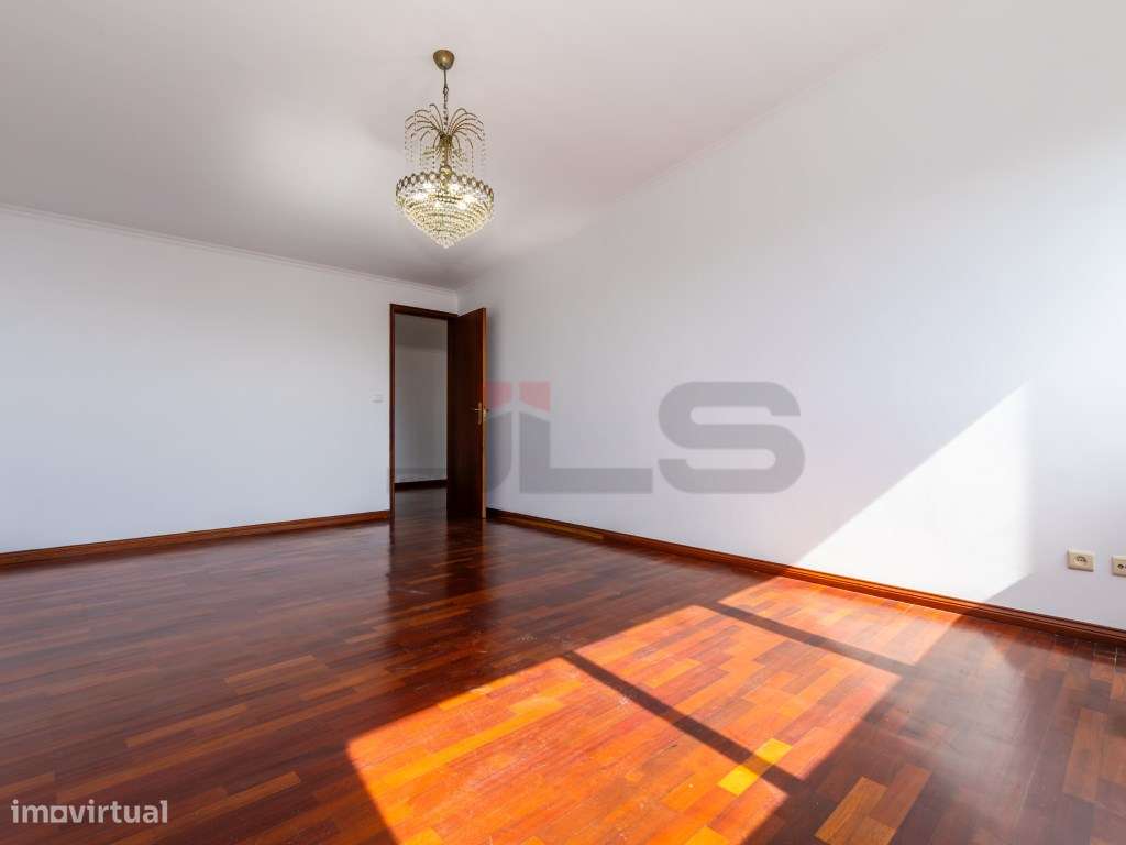 Moradia T4+1 com Dupla Cozinha e Vista Mar - Potencial de Investime...-21