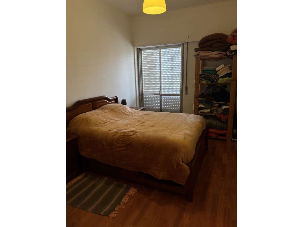 Espetacular apartamento T2 com varanda junto ao Hospital dos Lusiadas.-18