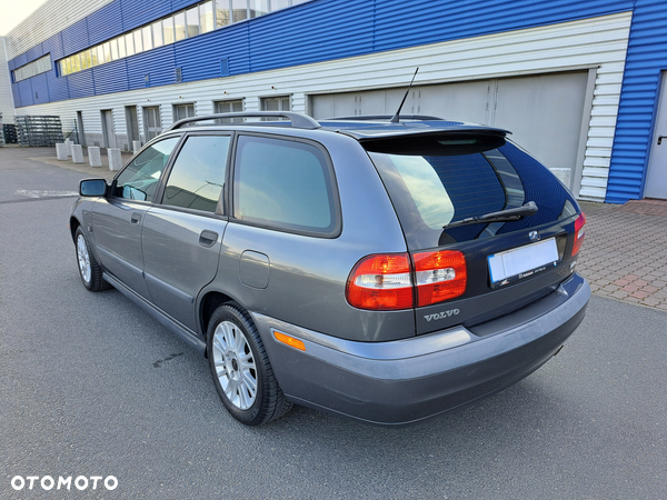 Volvo V40 1.8 Sport - 5