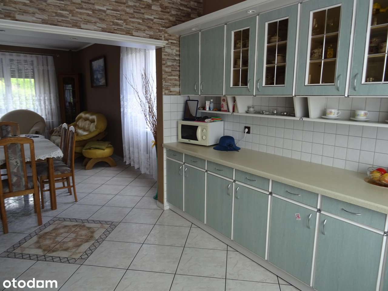 Zadbany dom z ładnie zagospodarowaną działką!-10