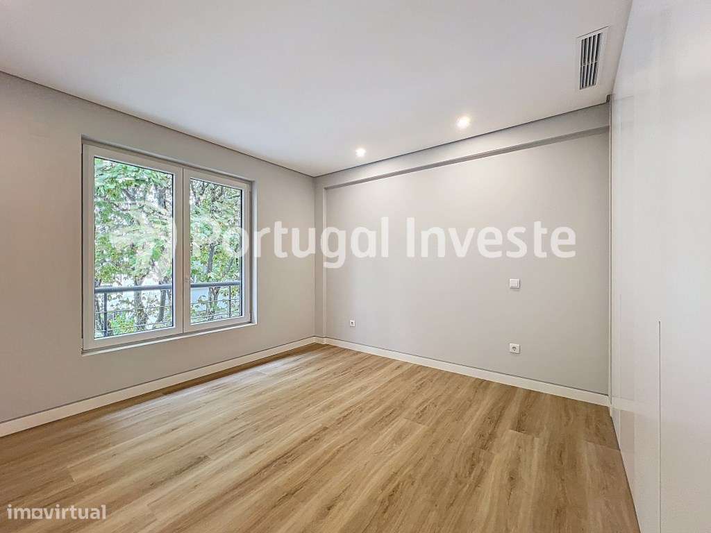 Sublime Duplex T4 com Mezanino no centro de Carcavelos-26