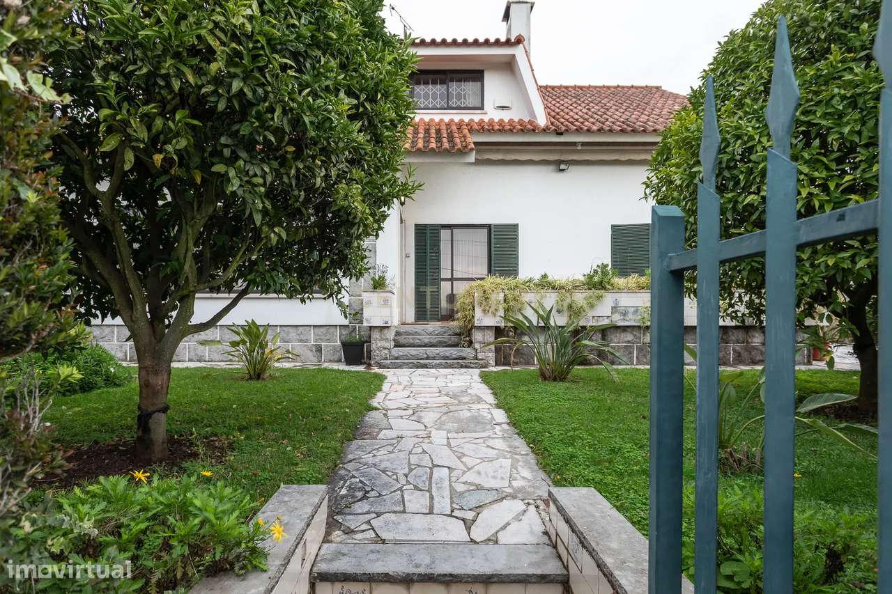 Moradia Isolada T4 Cascais com Jardim e Garagem - Grande imagem: 2/41