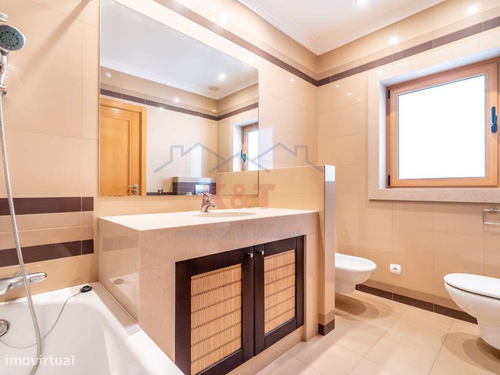 Moradia T5 de Luxo + Apartamento T3 - Lagoa-31