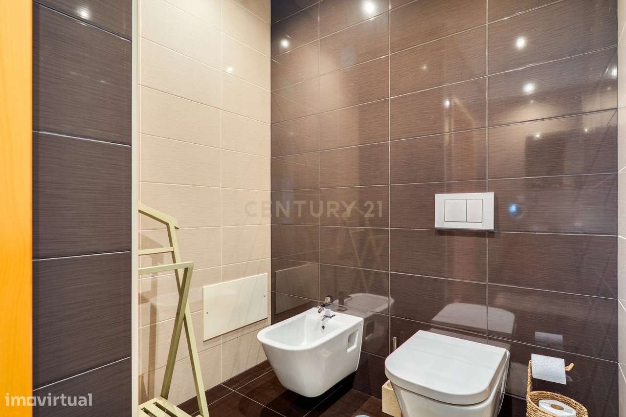 Moradia isolada moderna T3 com cave de 90 m2 em Mexilhoeira Grande, Po-19