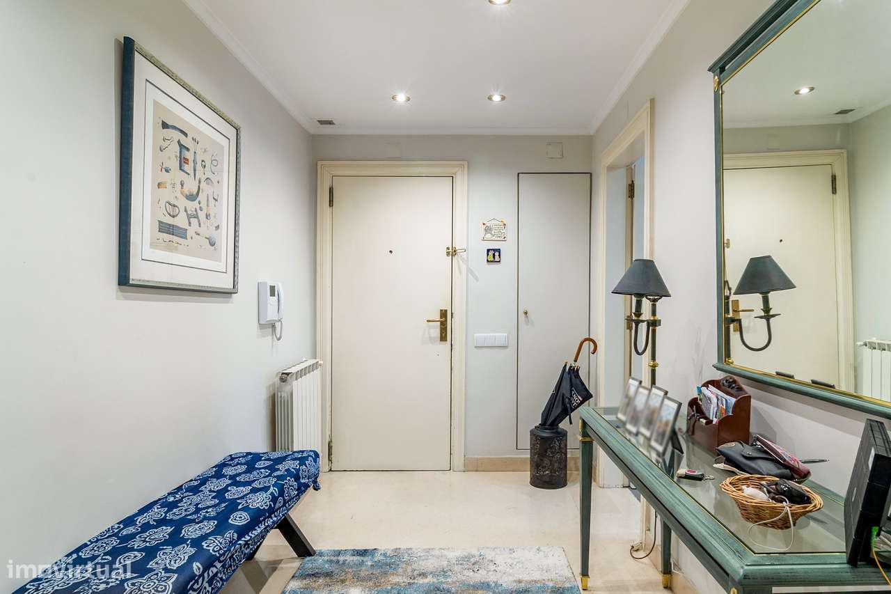 Apartamento T3+1 no Atlanta Park – Laranjeiras, Lisboa-7