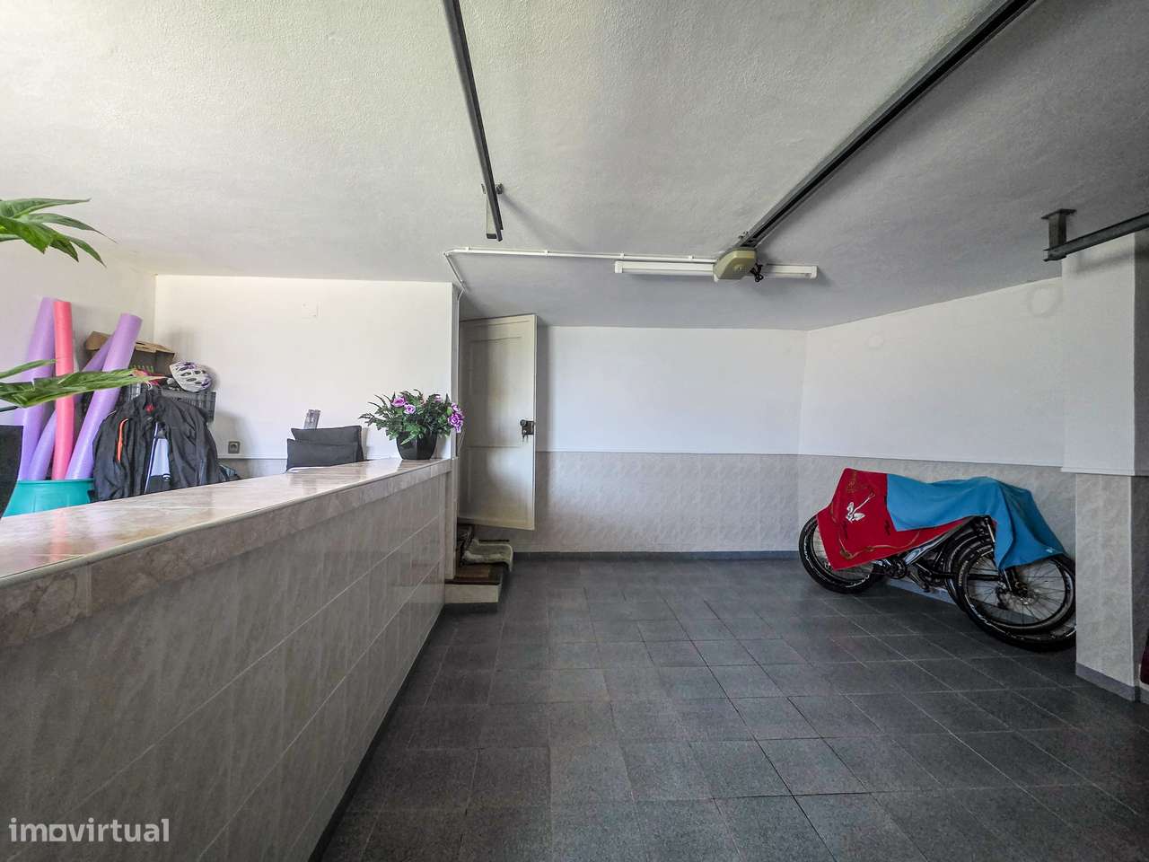 Moradia T5 em Darque com Jardim, Garagem e Anexo-24