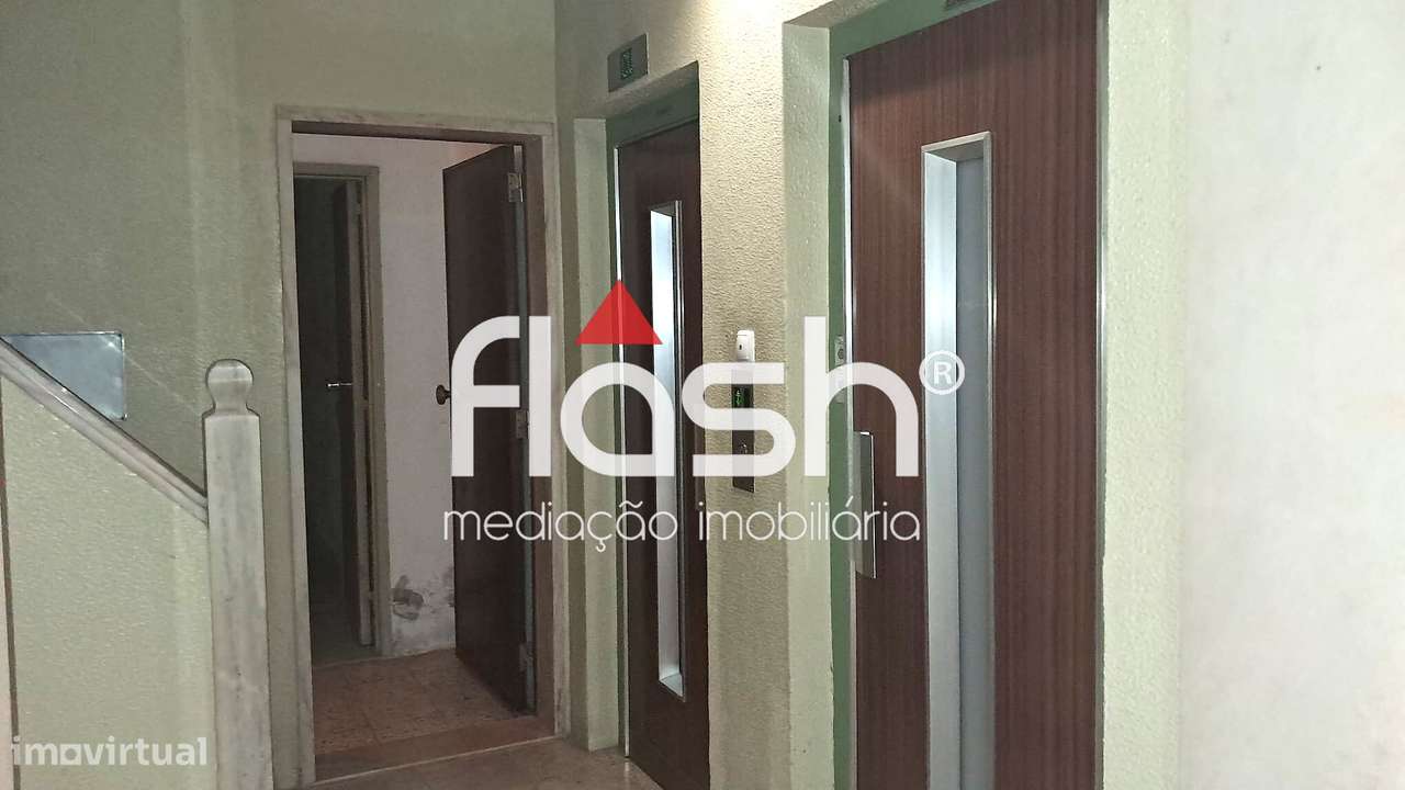 T2 Remodelado com elevador e arrecadação na Figueirinha -Oeiras-26