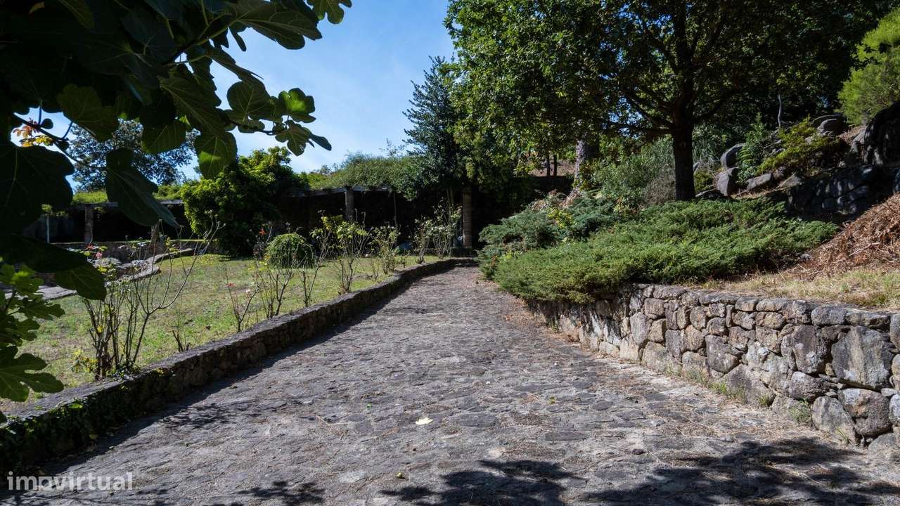 Moradia Térrea de 596m2 em Terreno de 10.000m2 | Paços de...-39