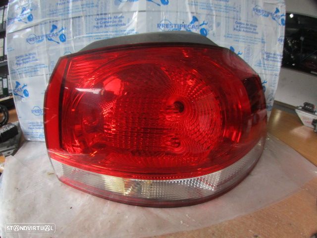 Farol Tras 5K0945096E 89091067 VW GOLF 6 2011 1.4I 80Cv 3P Preto DRT ORIGINAL - 1