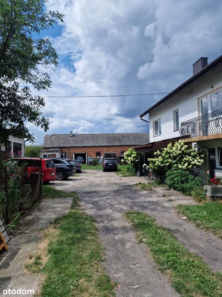 Dom z działką usługowo - mieszkaniową-1