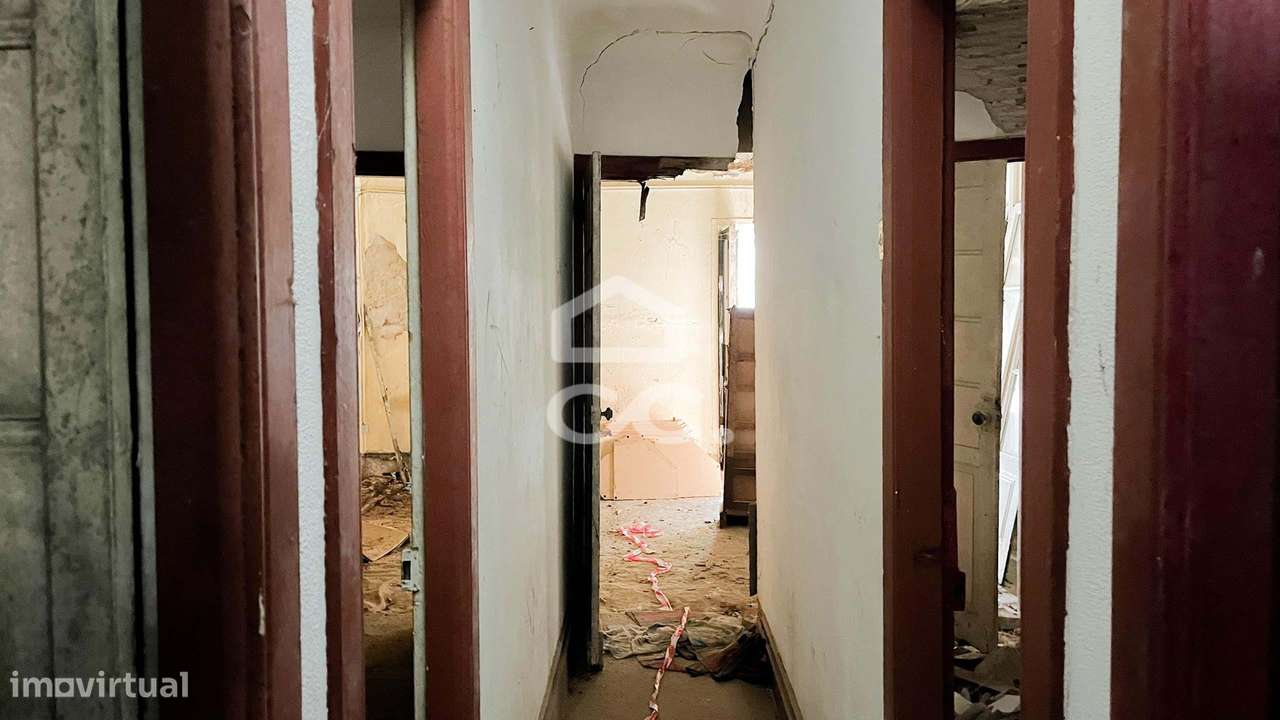 Moradia T5 com jardim, piscina e garagem na Foz Velha – Projeto de rec-16