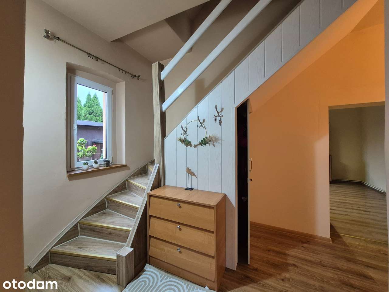 Przytulny , przestronny dom w cichej i zielonej okolicy-5