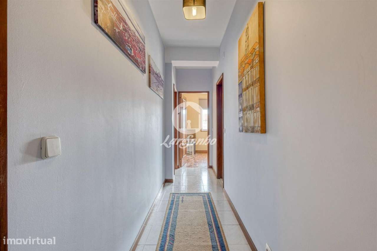 Apartamento T2, localizado, em Baguim do Monte, próximo ao metro da...-8