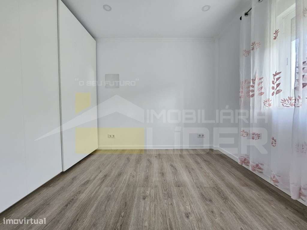 Oferta de Verão oferecemos a escritura 
Excelente Apartamento T3 m...-10