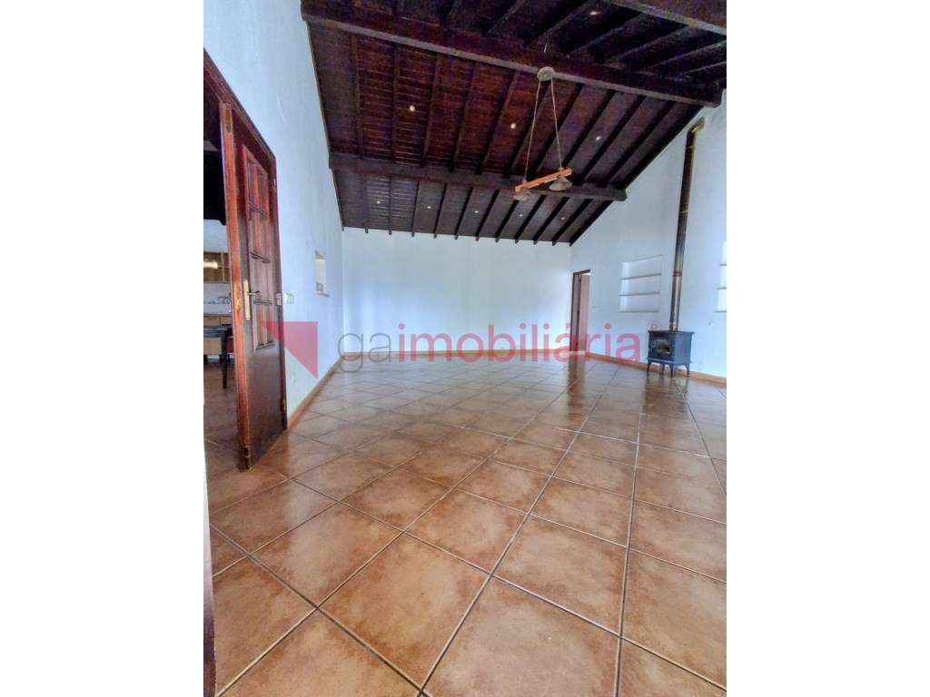 Moradia Rústica a 2 minutos do Centro de Arruda-12