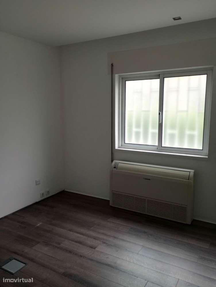 MORADIA P/ SERVIÇOS - S. LÁZARO - Grande imagem: 5/24