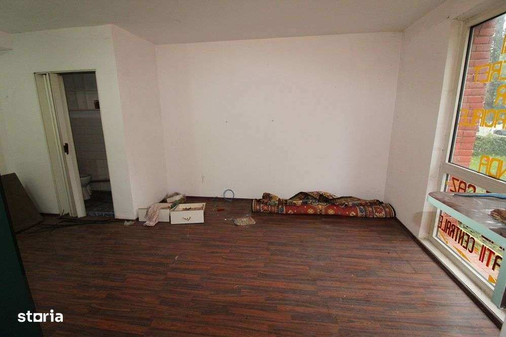 Vând spațiu comercial/apartament 2 camere în Hunedoara, Micro 4 - Imagine principală: 5/7