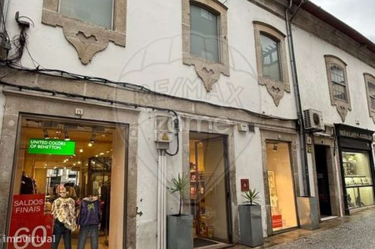 À Venda Prédio com-0