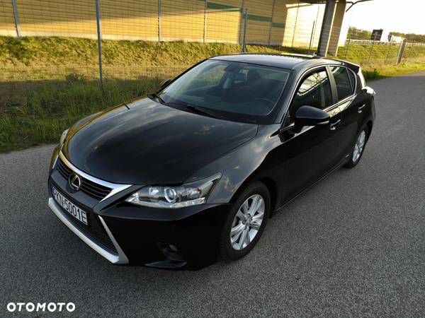 Lexus CT - 1