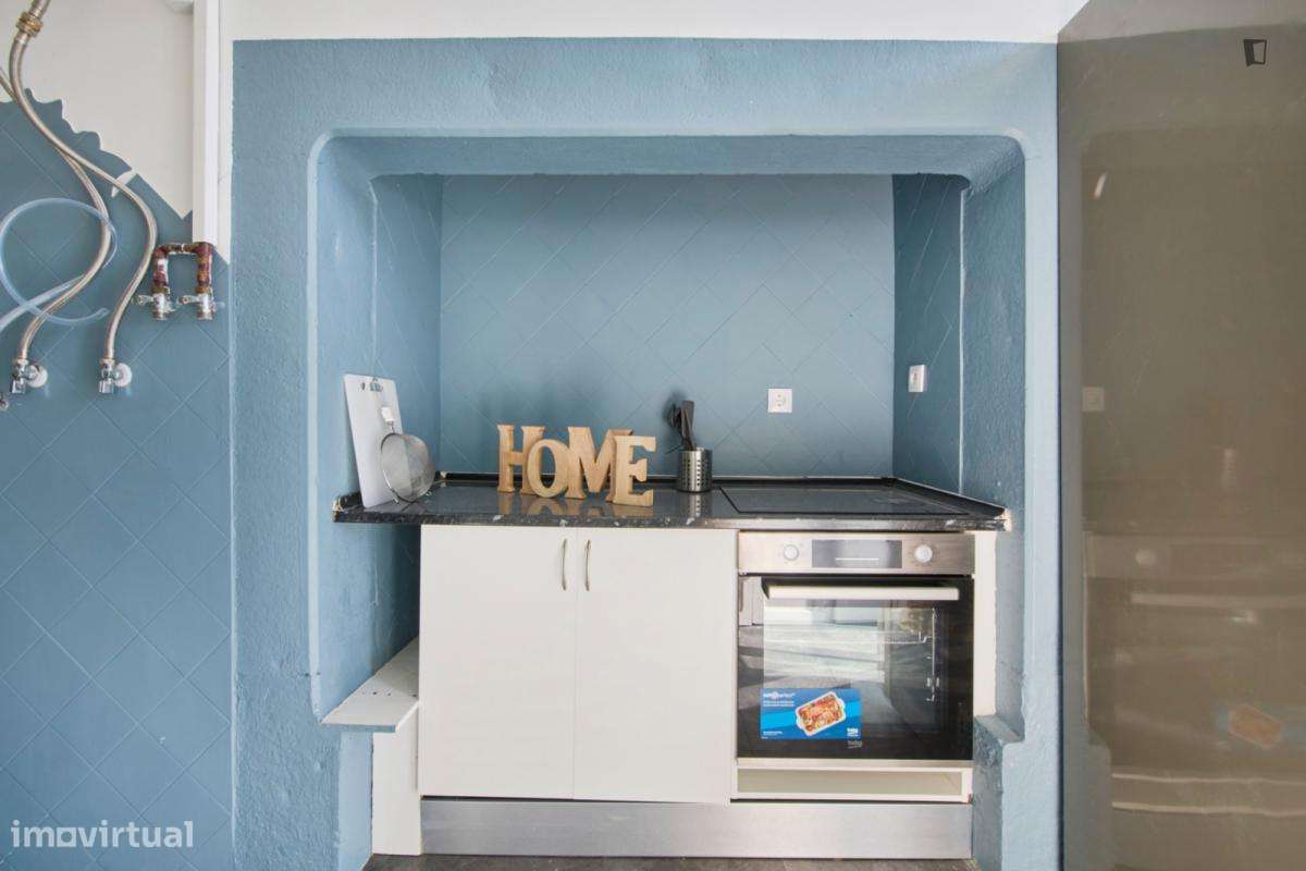 Quarto - localizado em Santos Lisbon - Grande imagem: 2/10