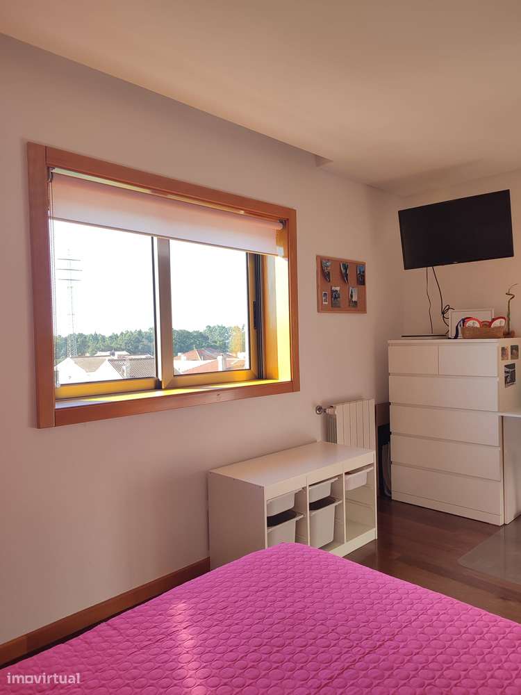 Moradia T4 (2 suites),cond. fechado, piscina, campo de jogos e ginásio-43