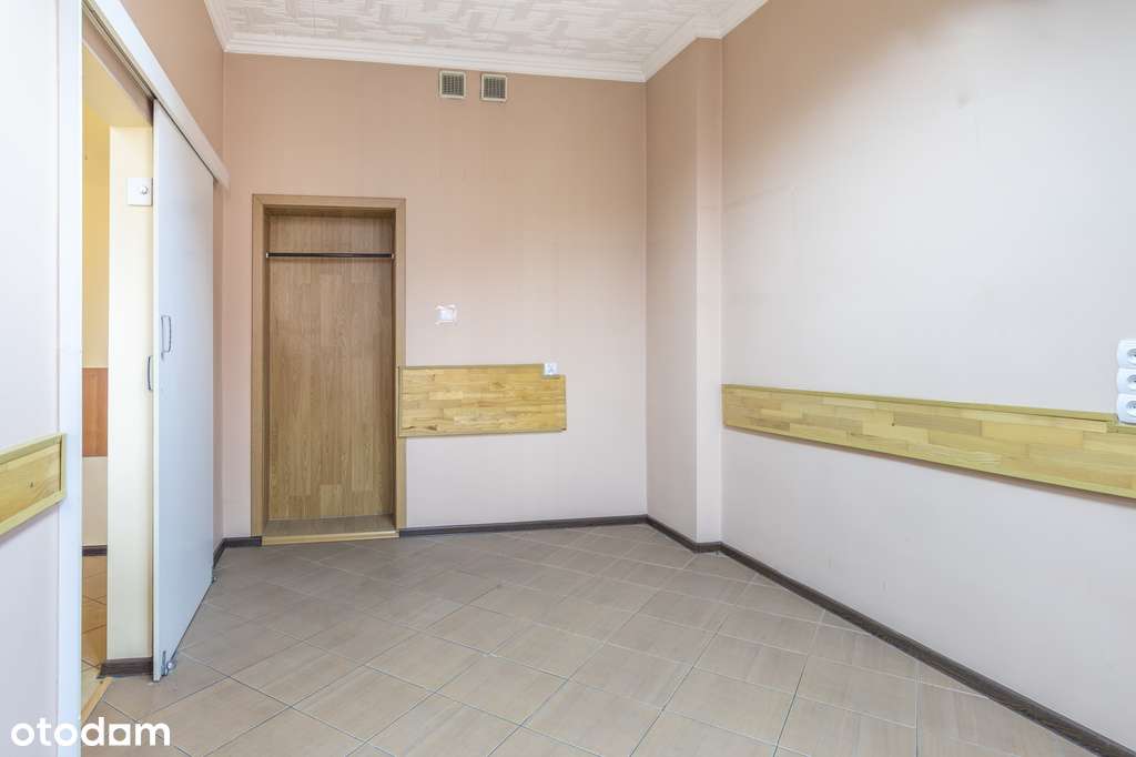 Lokal użytkowy w dobrej lokalizacji-6