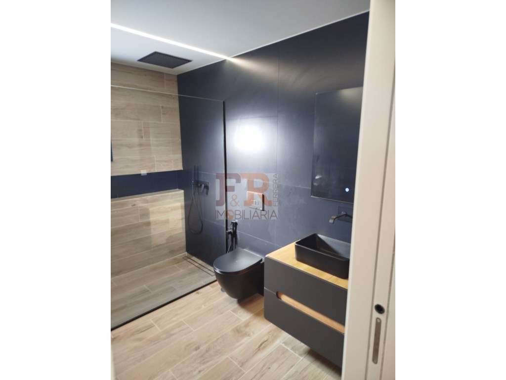 Moradia Térrea T3+1 com Piscina Fernão Ferro-11