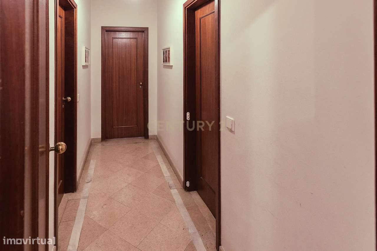 Apartamento T3 Miraflores - Oeiras com Garagem Box-28