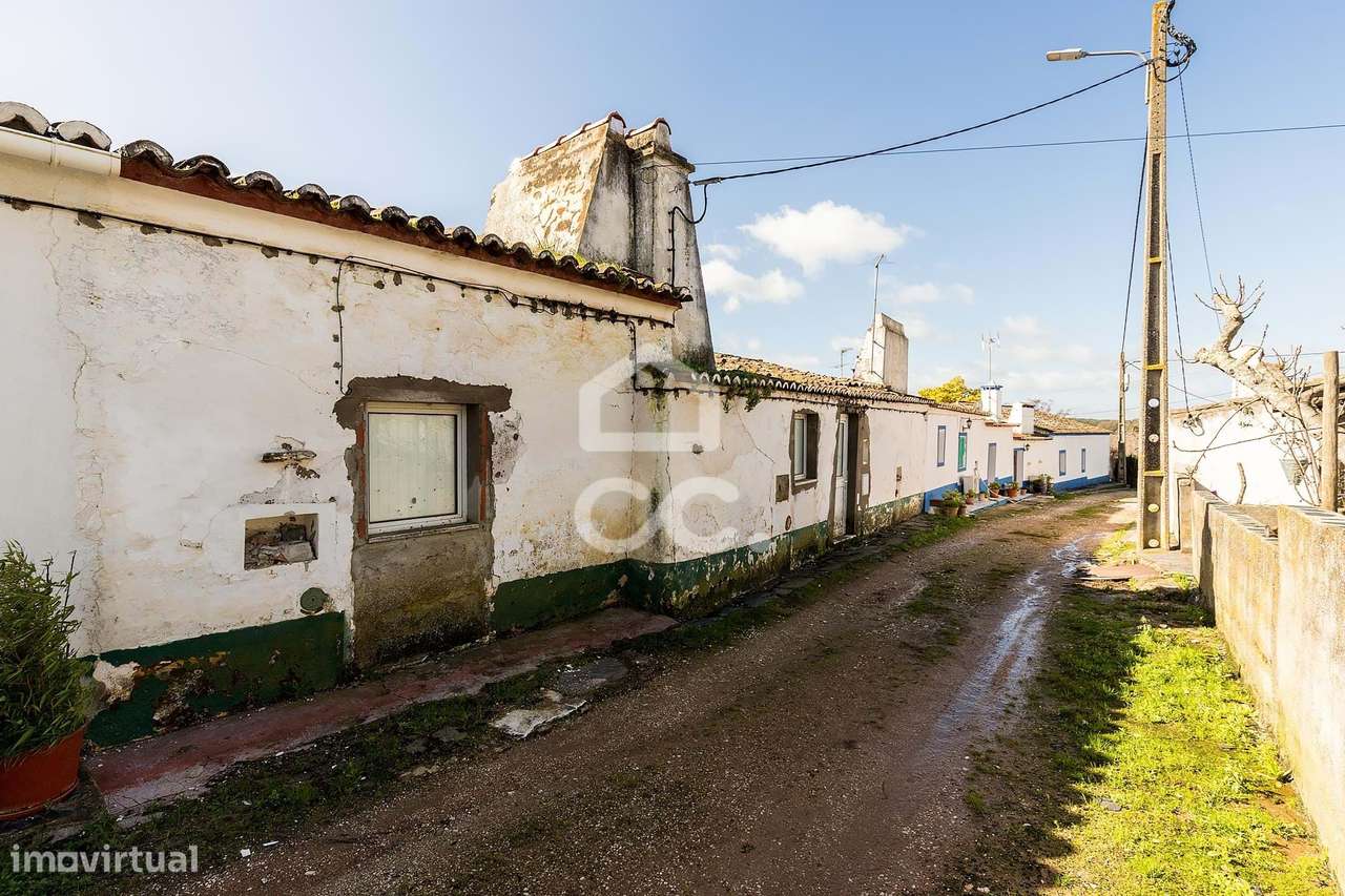 Moradia T4 em Ruína c/ Garagem e Terreno | São Domingos de Ana Loura, - Grande imagem: 5/39
