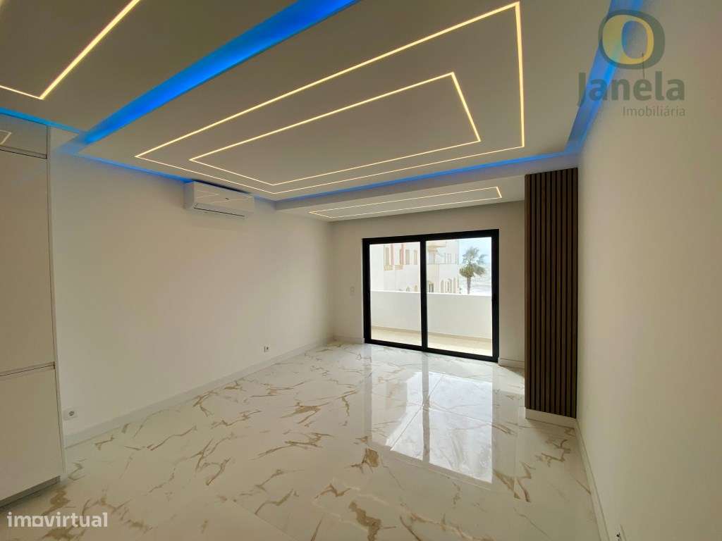 Apartamento T2 Remodelado com Vista Mar em Quarteira - A Sua Oportu... - Grande imagem: 4/28