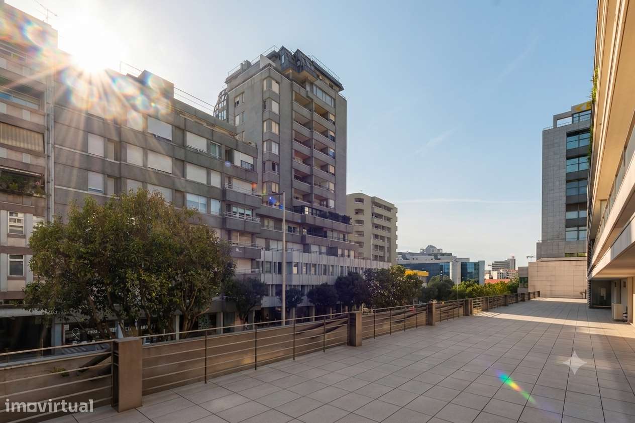 Apartamento T5 com 4 casas de banho e garagem-4