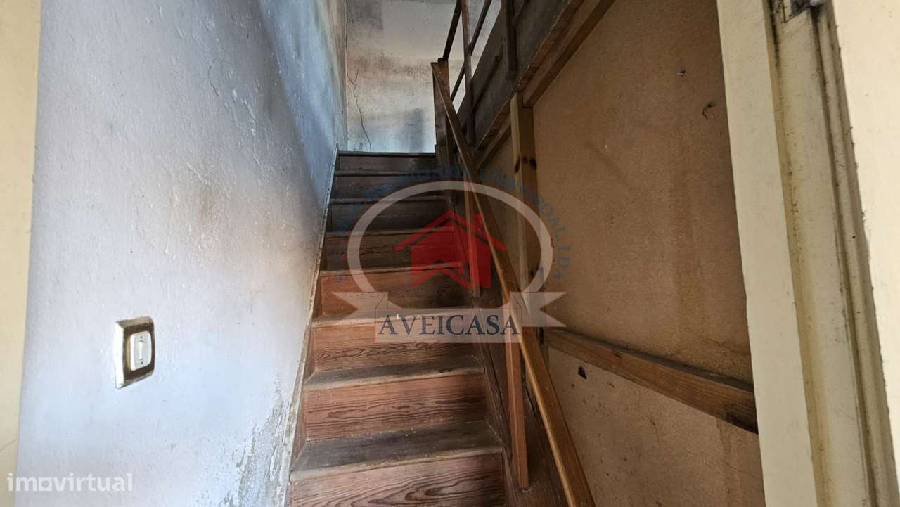 CASA GANDARESA EM VERDEMILHO PARA RECUPERAR-5