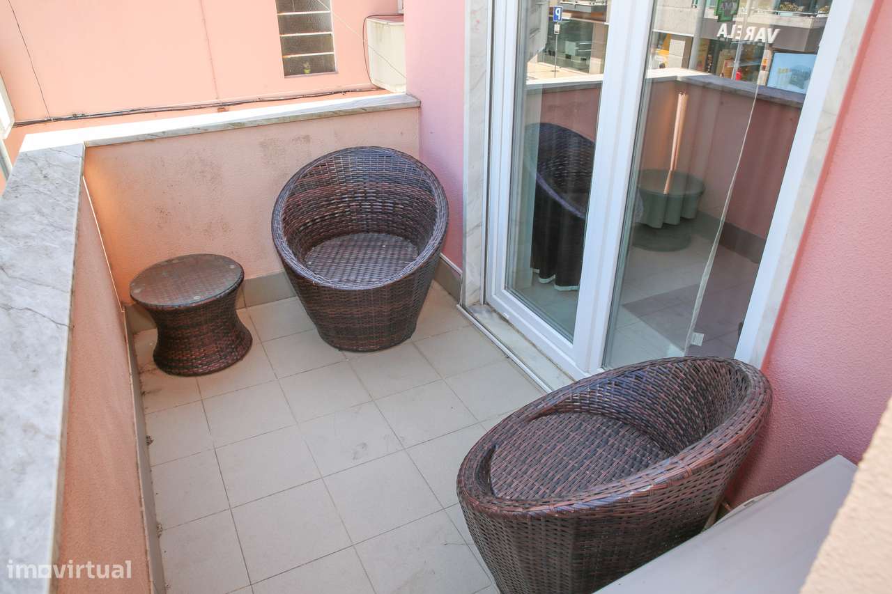 Fantástico Apartamento T3 com terraço e 2 lugares de garagem-7