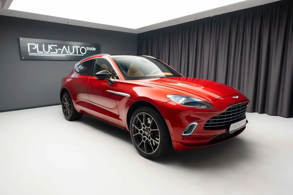 Aston Martin DBX 2021