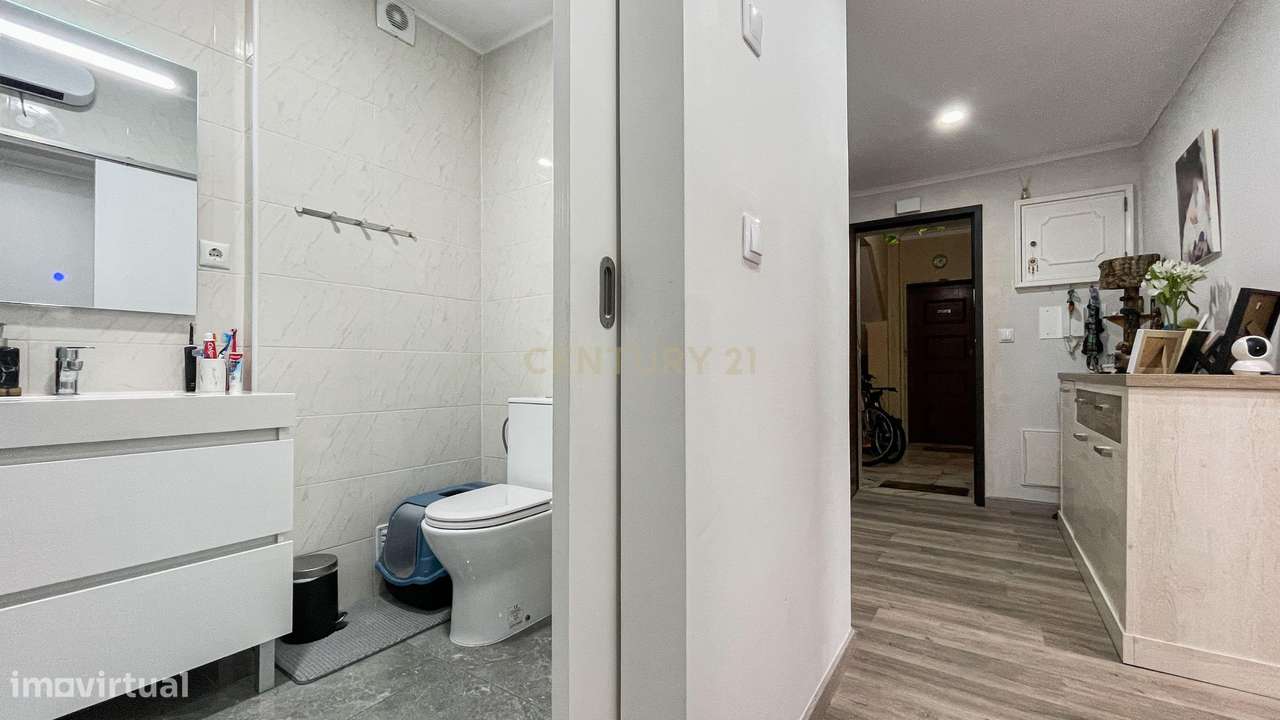 Apartamento T2 Remodelado - Agualva-11