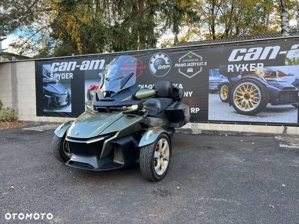 Can-Am Spyder - 2