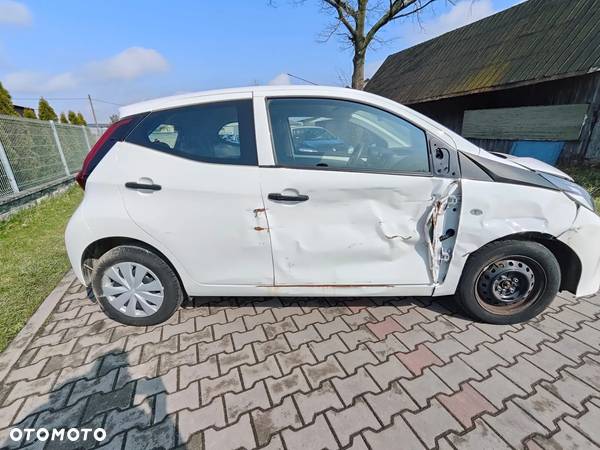 Toyota Aygo x - 8