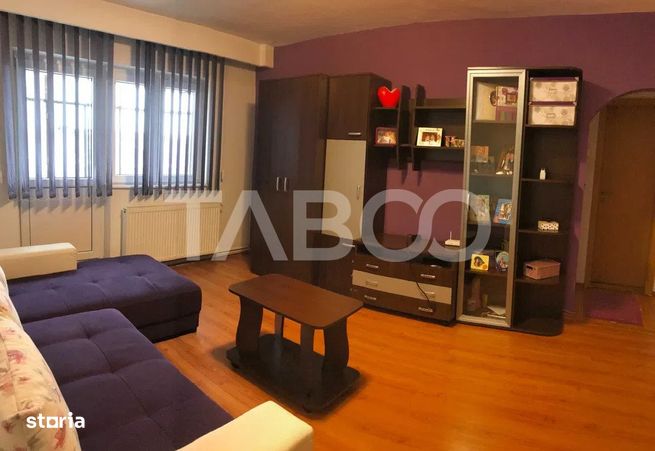 Apartament de inchiriat 2 camere 2 balcoane si debara Turnisor