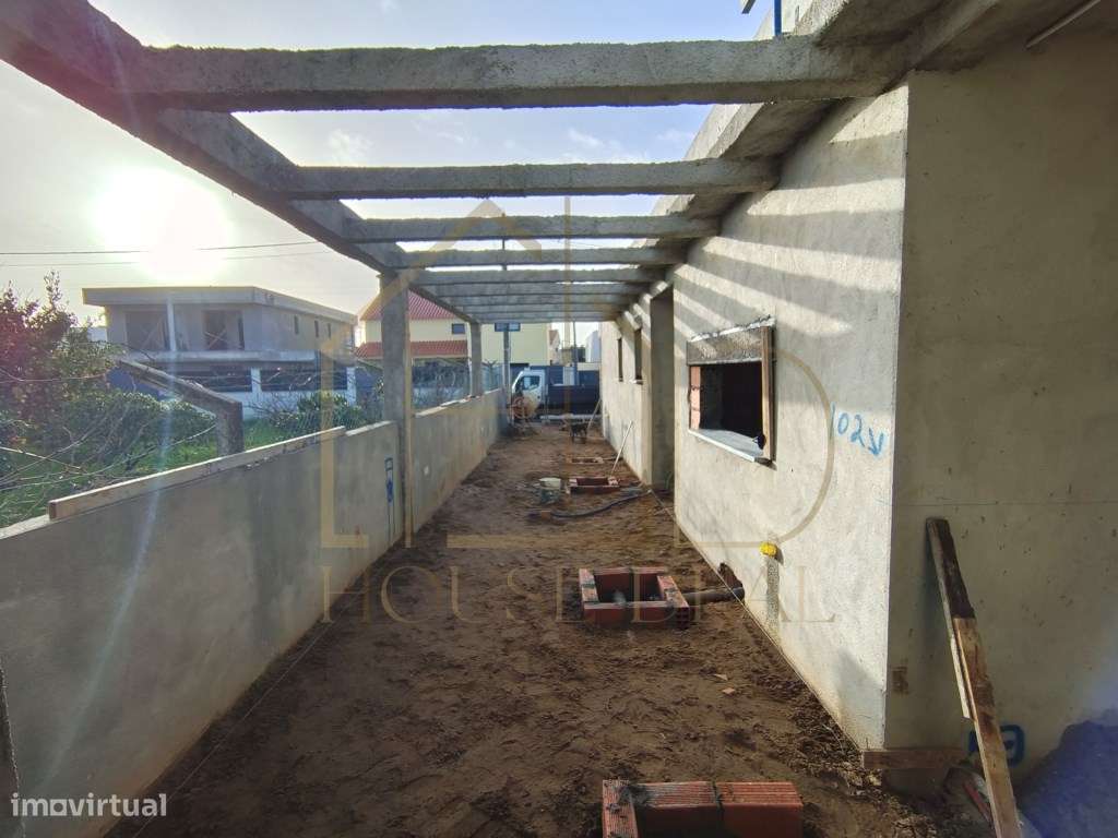 Sofisticada Moradia Térrea T3 +1 com Piscina. Fernão Ferro-10