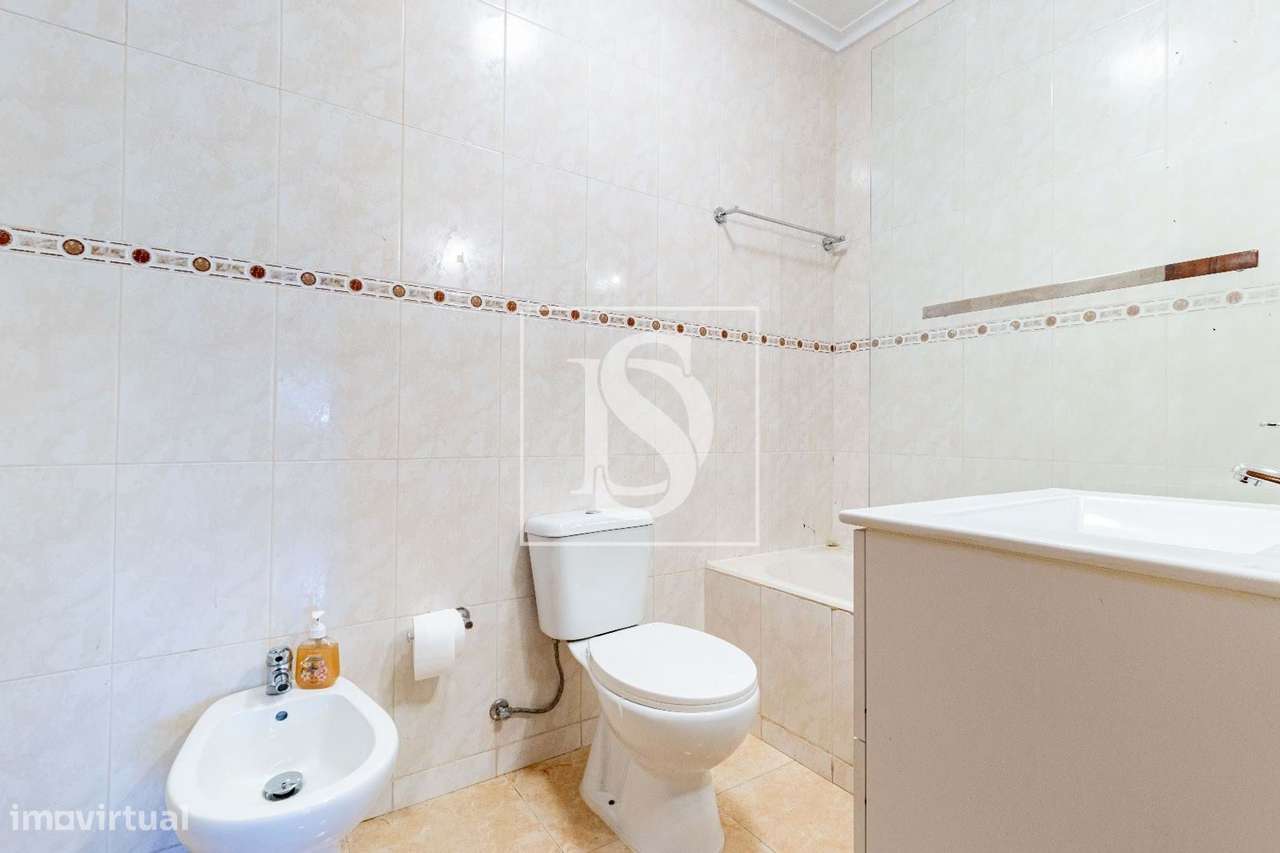 Apartamento T3 em Vila Nova de Gaia – Luminoso e Mobilado Oportunidade-10