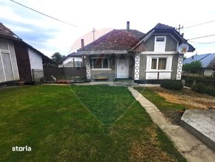 Gospodărie autentică din Maramureș -- liniște și spațiu generos - Imagine principală: 3/19