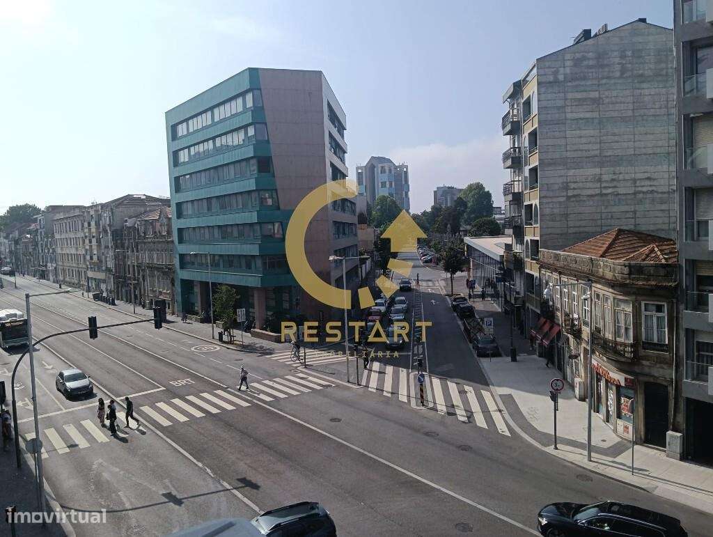 Apartamento T1 Premium na Avenida da Boavista – Estado Irrepreensível-16