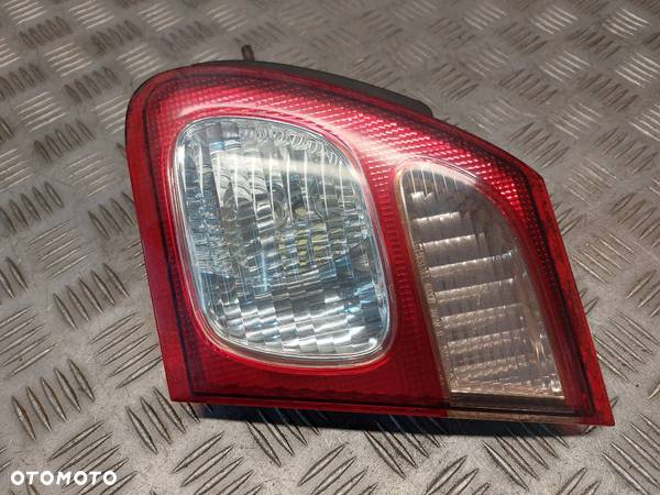 LAMPA LEWY + PRAWY TYŁ W KLAPĘ ALMERA N16 SEDAN - 8