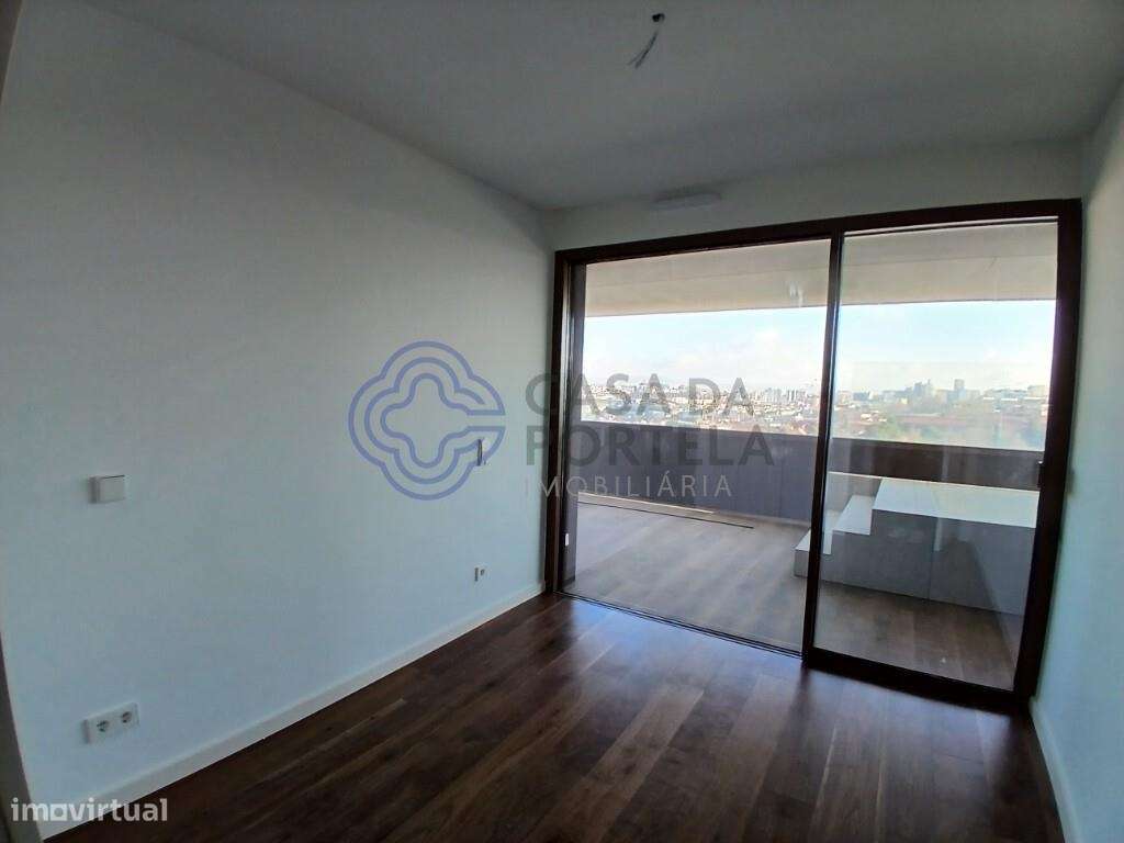 T2 em condomínio, fração com varanda 42,34m2.  piscina e pista de atle - Grande imagem: 5/60